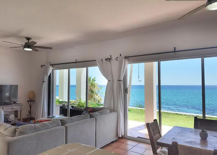 Oceanfront Two Bedroom At Mar Y Sol Hébergement de vacances