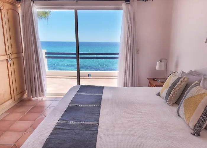 Oceanfront Two Bedroom At Mar Y Sol Hébergement de vacances